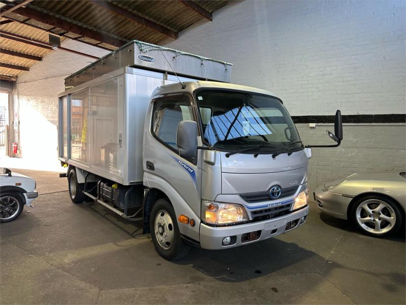 2015 TOYOTA DYNA TRUCK DUTRO HYBRID XKU655 MY15